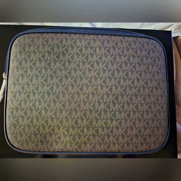 Michael Kors Monogrammed Tablet Case - Picture 6 of 6